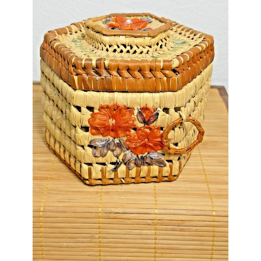 Vintage 1970's‎ Hexagonal straw Woven sewing Basket With Lid Raffia flower